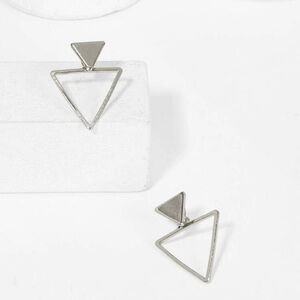 3/$30 🤍 Triangle Earrings
